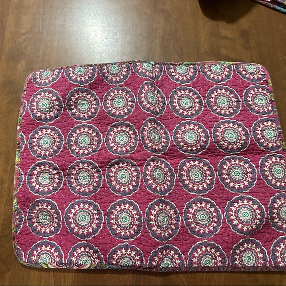 Quilted medallion pillow shams - Picture 3 of 3